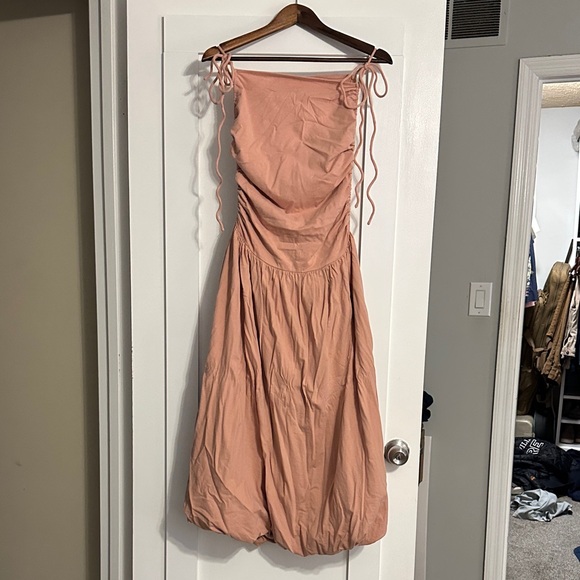 Free People Dresses & Skirts - Free People Strapless Peach Dress